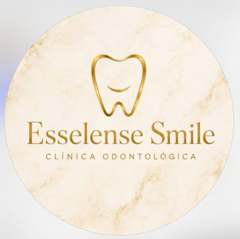 Esselense Smile Logo